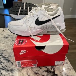 Women's Nike Air Max 8.5